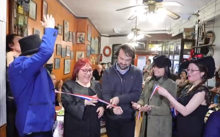 Con pista de baile incluida: Histórico bar Cinzano de Valparaíso reabre sus puertas