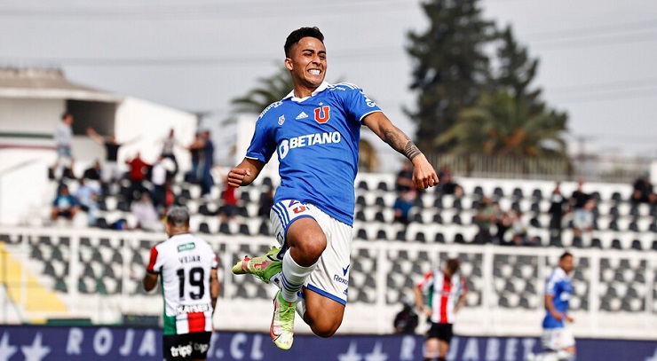 La patrulla juvenil saca la cara: La U derrota con sufrimiento a Palestino y toma aire en la tabla