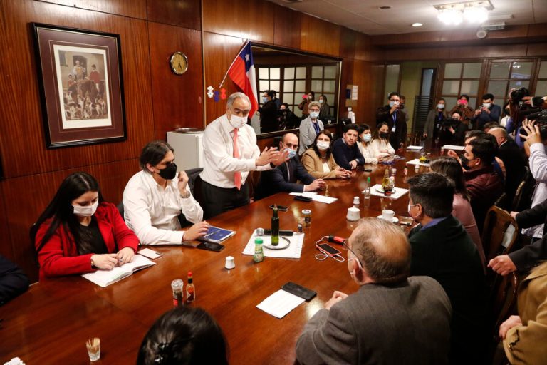 Fuerzas políticas se reunirán la próxima semana para continuar con el nuevo proceso constituyente