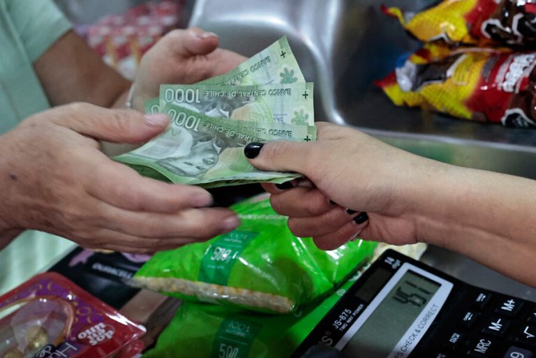 El costo podría ser mayúsculo: ¿Cómo afecta a Chile el alza en la tasa de interés en Estados Unidos?