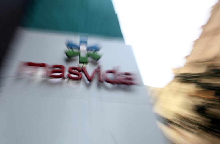 Existen dos vías: ¿Cómo apelar a la nueva alza en los planes de salud de las isapres?