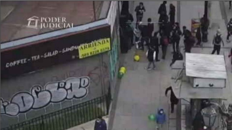 Un ex alumno del INBA y un acusado por desórdenes públicos: La historia de los agresores de Simón Boric