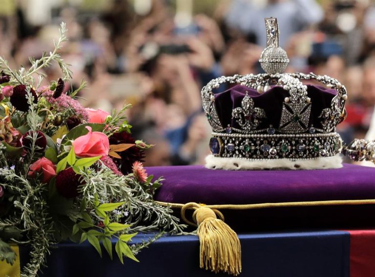 La Casa Real británica comparte la primera imagen de la lápida de la reina Isabel II