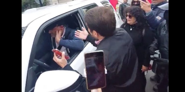 Senador Macaya tras ser increpado por grupo liderado por Pancho Malo: 