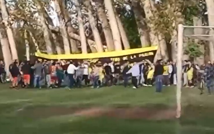 Comenzó por un penal: Surgen nuevos antecedentes de balacera en partido de fútbol amateur en Los Ángeles