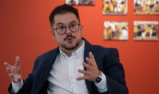 Diplomáticos de carrera tras polémicas de embajador: 