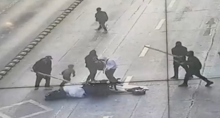 Niño de 5 años fue captado en barricada en el centro de Santiago