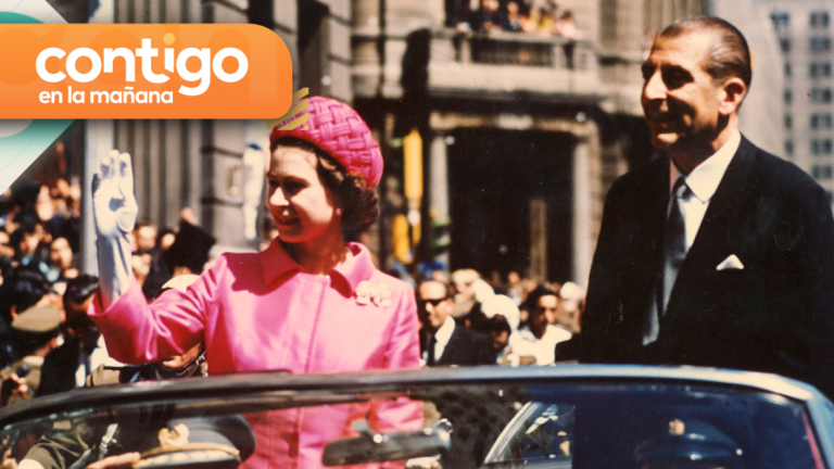Habría agarrado un tuto de pollo con la mano: El día en que la Reina Isabel II visitó Chile