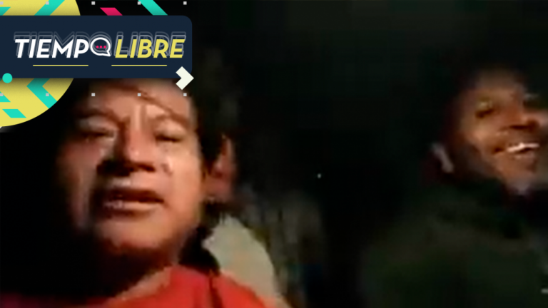 ¡Insólito! Hombres trasmiten en vivo viaje en vehículo policial que robaron ellos mismos