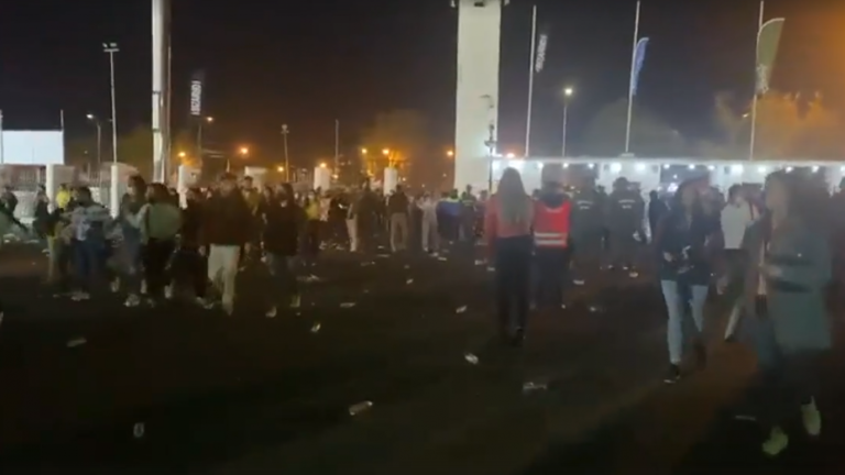 Caos en el Estadio Nacional: Cientos de personas 