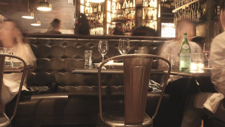 Dueño de restaurante echó a cliente ebrio y será formalizado por su muerte: Se fracturó el cráneo tras caída