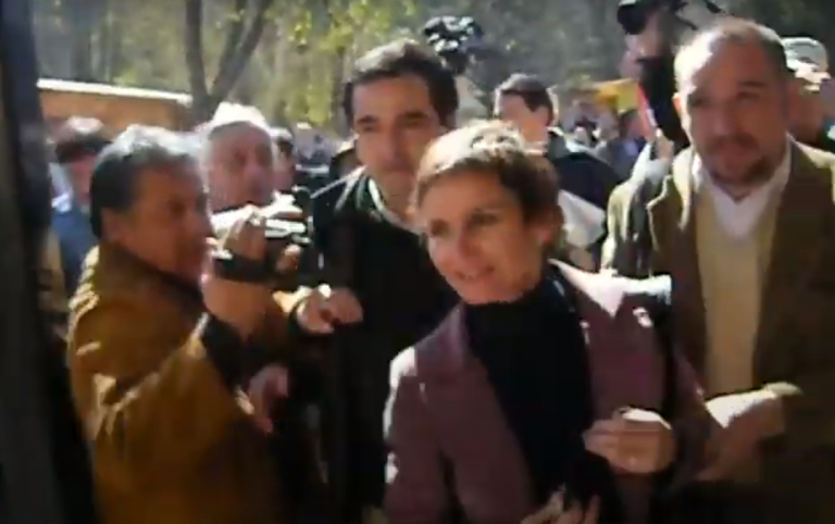 Supuesta funa a ministra Tohá en su visita a La Araucanía es falsa: Video es de incidente ocurrido en 2010