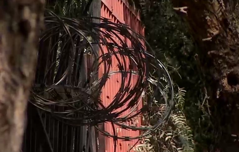 Vecinos armaron auténtica fortaleza en barrio de Maipú para detener ola de robos en casas