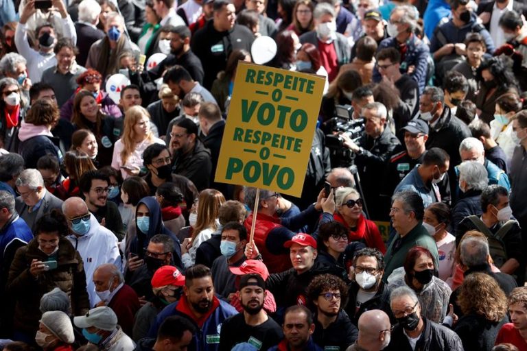 Elecciones en Brasil: Colegios electorales abren sus puertas a la ciudadanía para escoger al próximo presidente