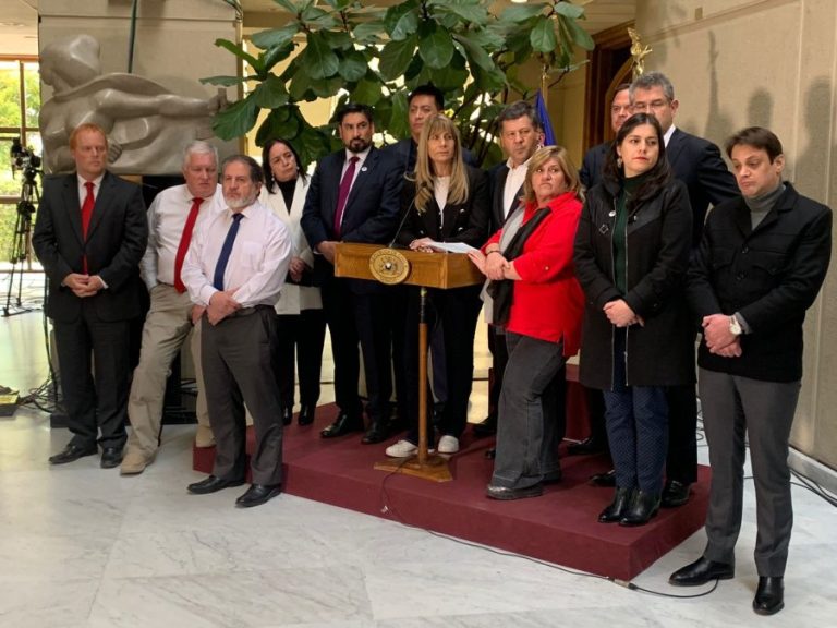 Desde Republicanos hasta la DC: Parlamentarios crean 