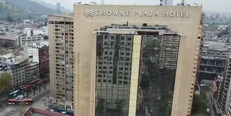 Recibió a celebridades y figuras políticas: El icónico hotel Crowne Plaza vuelve a funcionar