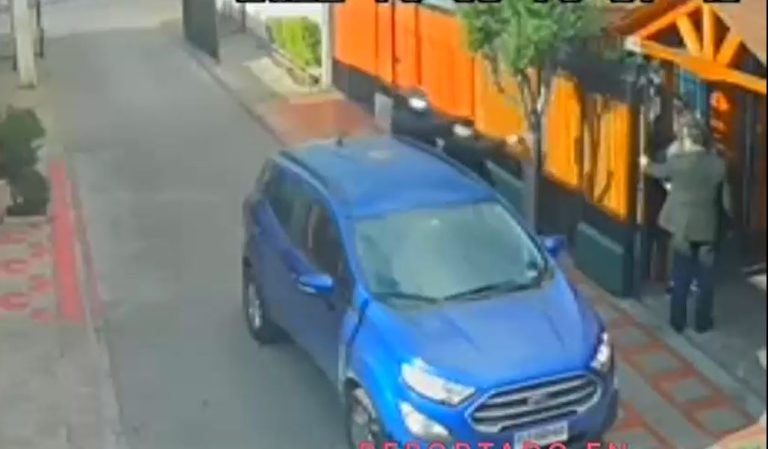 Se abalanzaron a la víctima con pistolas: Delincuentes realizaron portonazo caminando en San Bernardo