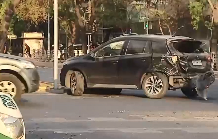 Fiscalización terminó en persecución en Santiago Centro: Adulto mayor resultó con lesiones de consideración