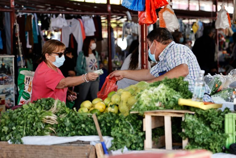 Inflación dio un breve respiro: ¿Qué pasará con el precio de los alimentos?