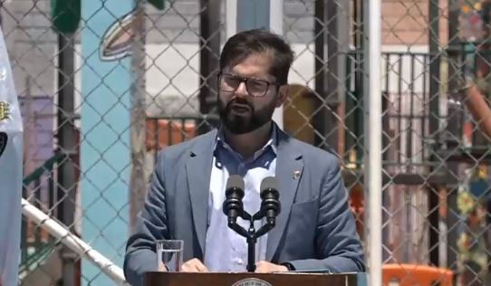 Pdte. Boric instruyó a Monsalve que se proceda a la expulsión de agresores de carabineros en Puerto Montt