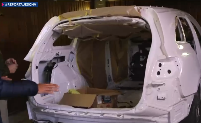 Desde reducir piezas a ensamblar autos con encargo por robo: El negocio de las desarmadurías ilegales