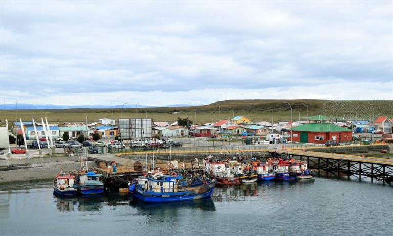 Bajo cero en primavera: Cómo es estudiar en la escuela digital chilena más austral del mundo