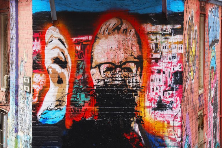 Lanzan pintura a mural de Salvador Allende en Valparaíso: PS apunta a 