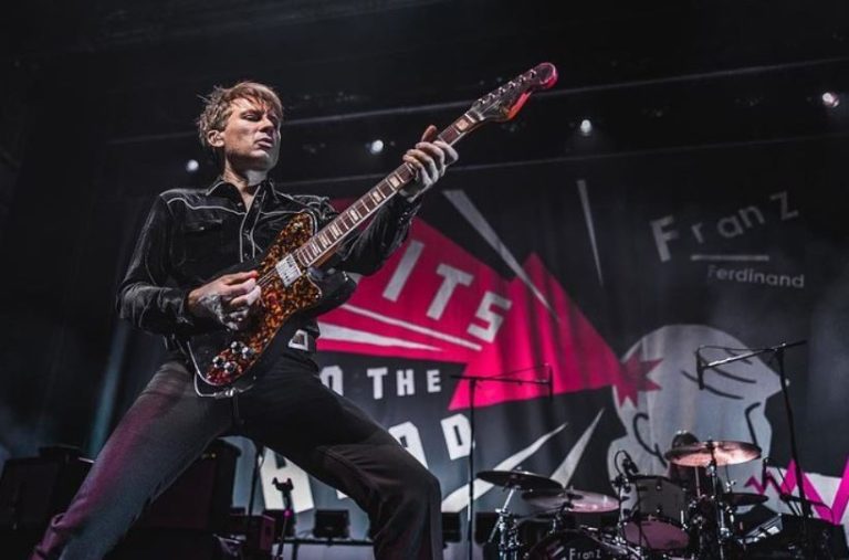 Franz Ferdinand no se olvida del Festival de Viña: Abrieron show con icónica presentación de Sergio Lagos