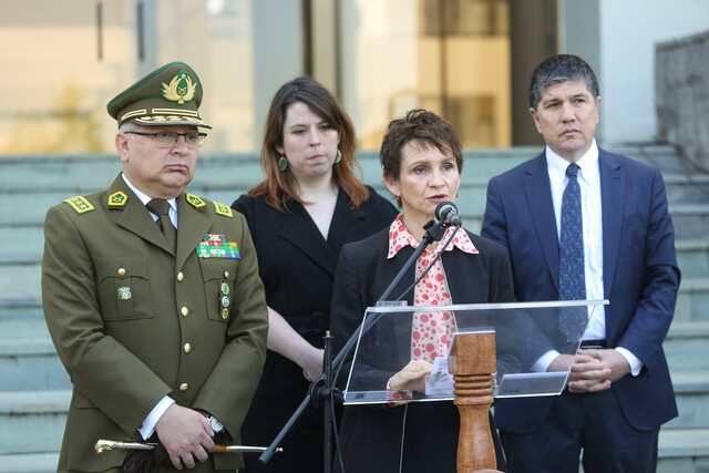 Ministra Tohá anuncia querella contra responsables de artefacto explosivo en edificio del grupo Angelini