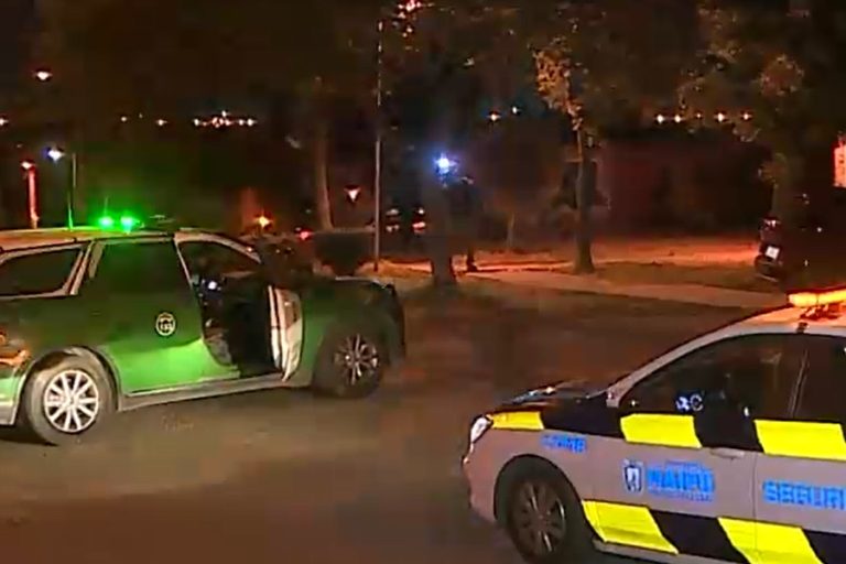 Funcionario PDI frustró encerrona a disparos en Maipú: Uno de los atacantes recibió tres impactos de bala