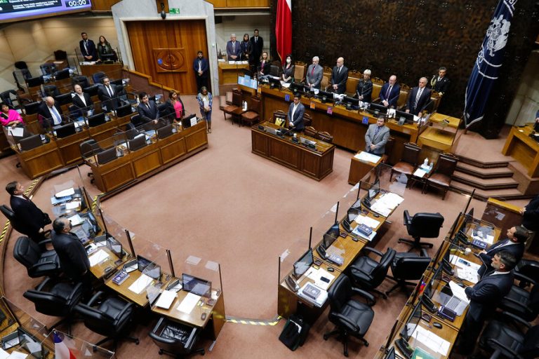 Fuerzas políticas retoman diálogo con miras a un nuevo proceso constituyente