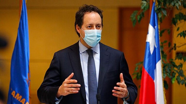 “Una mujer que ha sido violada y aborta, no se desviola”: Diputado Urruticoechea que busca aumentar penas por aborto