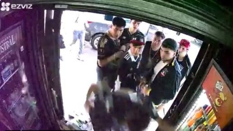 Vídeo: Registran saqueos y desmanes alrededor del Estadio Monumental