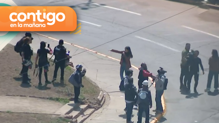 Equipo de matinal sufre agresión en vivo: Manifestantes golpearon a camarógrafo