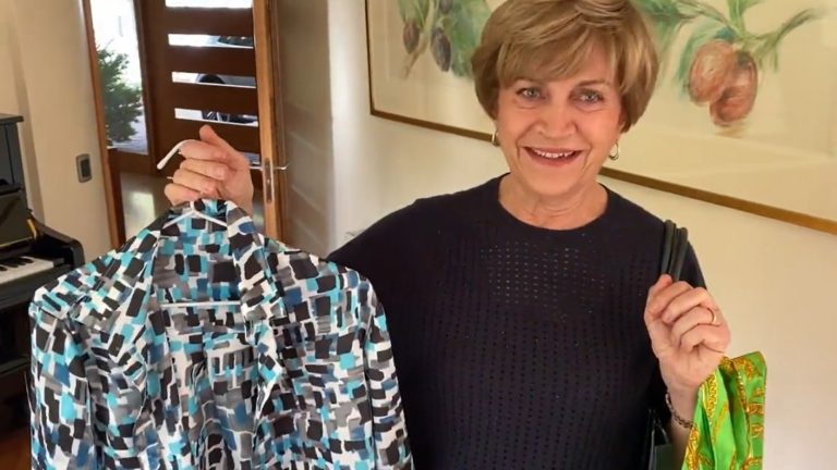 Evelyn Matthei sorprendió con blusas fabricadas por ella: 