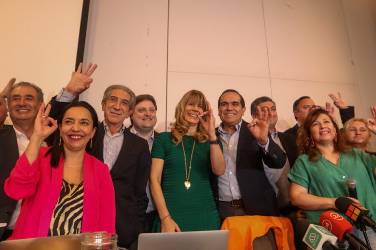 Liderados por Ximena Rincón: Ex militantes DC y de la Concertación lanzan el Partido 