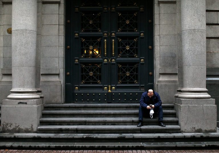 Economía cae y se desacelera: Imacec de septiembre registró la primera baja mensual desde febrero de 2021