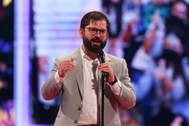 Pdte. Boric participó en comienzo de Teletón 2022: 