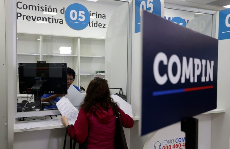 El drama de vivir con licencias médicas impagas: Mujer ha sido rechazada 17 veces por 