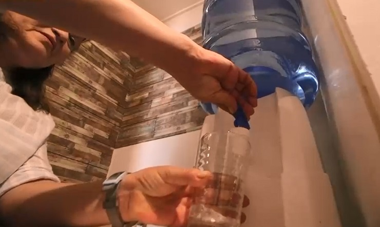 Pusimos a prueba el agua purificada: ¿Es más beneficiosa que la de la llave?