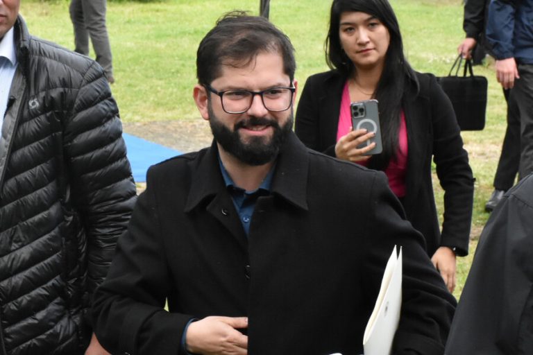 Pdte. Gabriel Boric creará una comisión por la paz tras su paso por La Araucanía