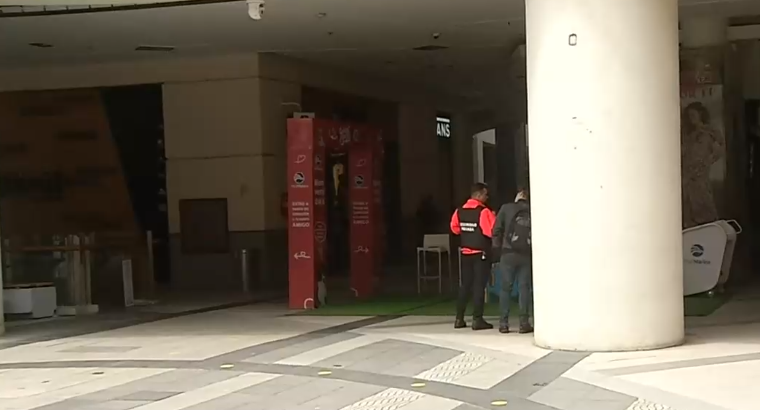 Fueron intimidados con armas de fuego: Guardias frustraron asalto en mall de Viña del Mar