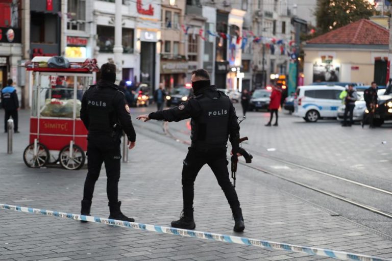 Atentado terrorista en concurrida calle de Estambul deja seis fallecidos y más de 50 heridos