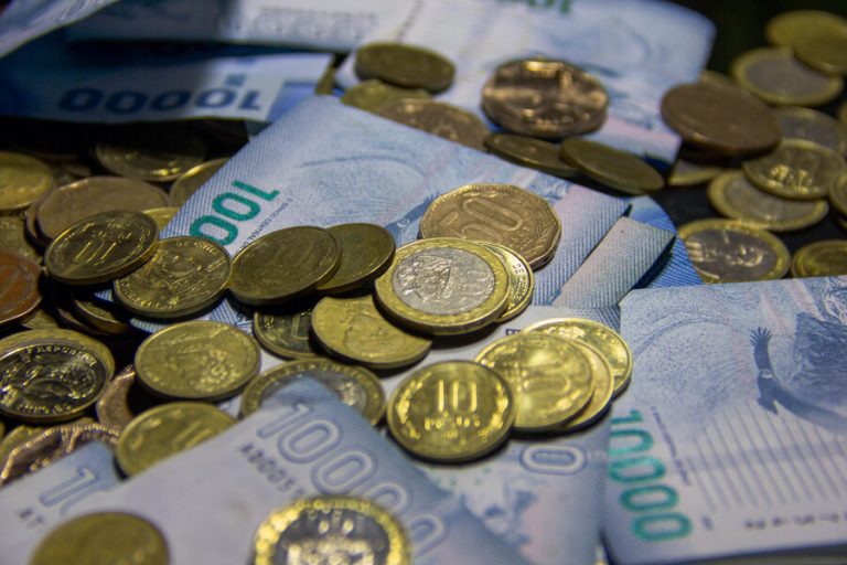 Pensión de Orfandad: ¿A quiénes les corresponde recibir el beneficio y cuál es el monto?