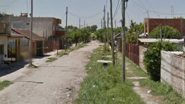 Hombre apuñaló a su abuela en Argentina y los vecinos intentaron lincharlo