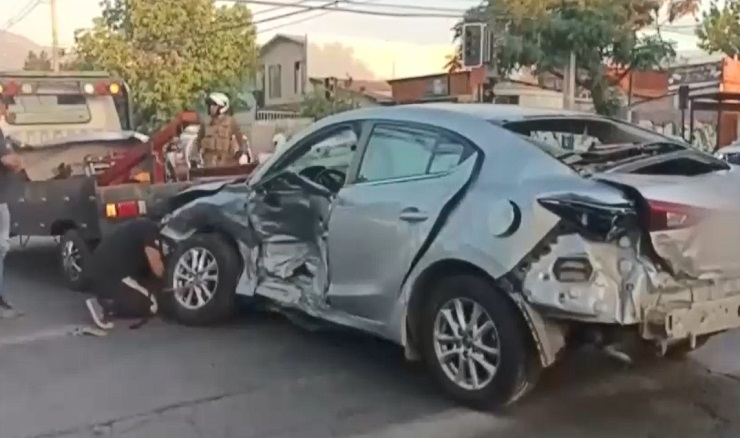 Persecución en Puente Alto terminó con abrupta colisión: Dos personas resultaron lesionadas