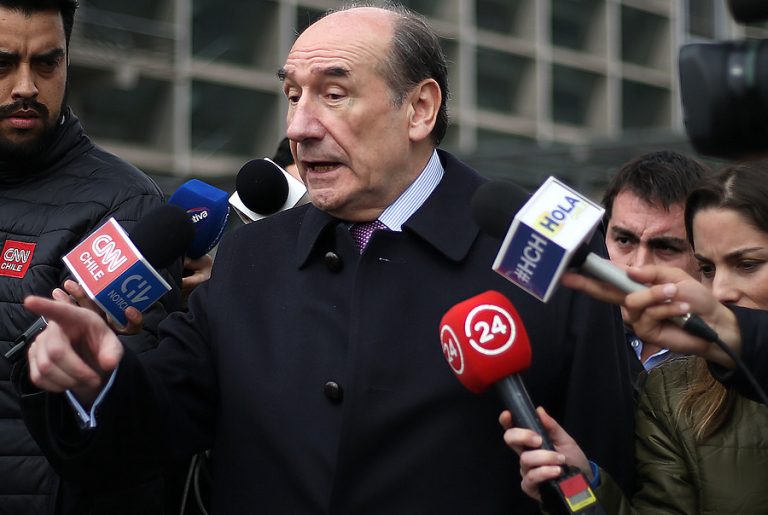 Habría costeado hasta el matrimonio de su hijo: Fiscalía pide 15 años de cárcel para ex comandante Fuente-Alba