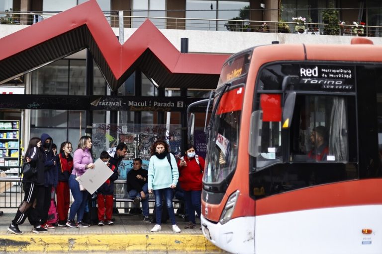 Inminente alza en el transporte público: ¿Cuánto subiría el pasaje y cuándo se implementaría?