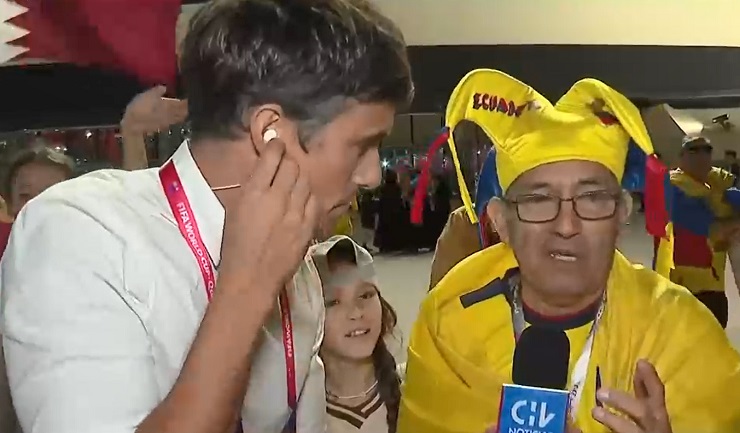 Hinchas ecuatorianos explican el insólito cántico dirigido a Chile: 