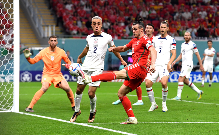 Estados Unidos no pudo con el ímpetu de Gales y consiguió un amargo empate en el Grupo B